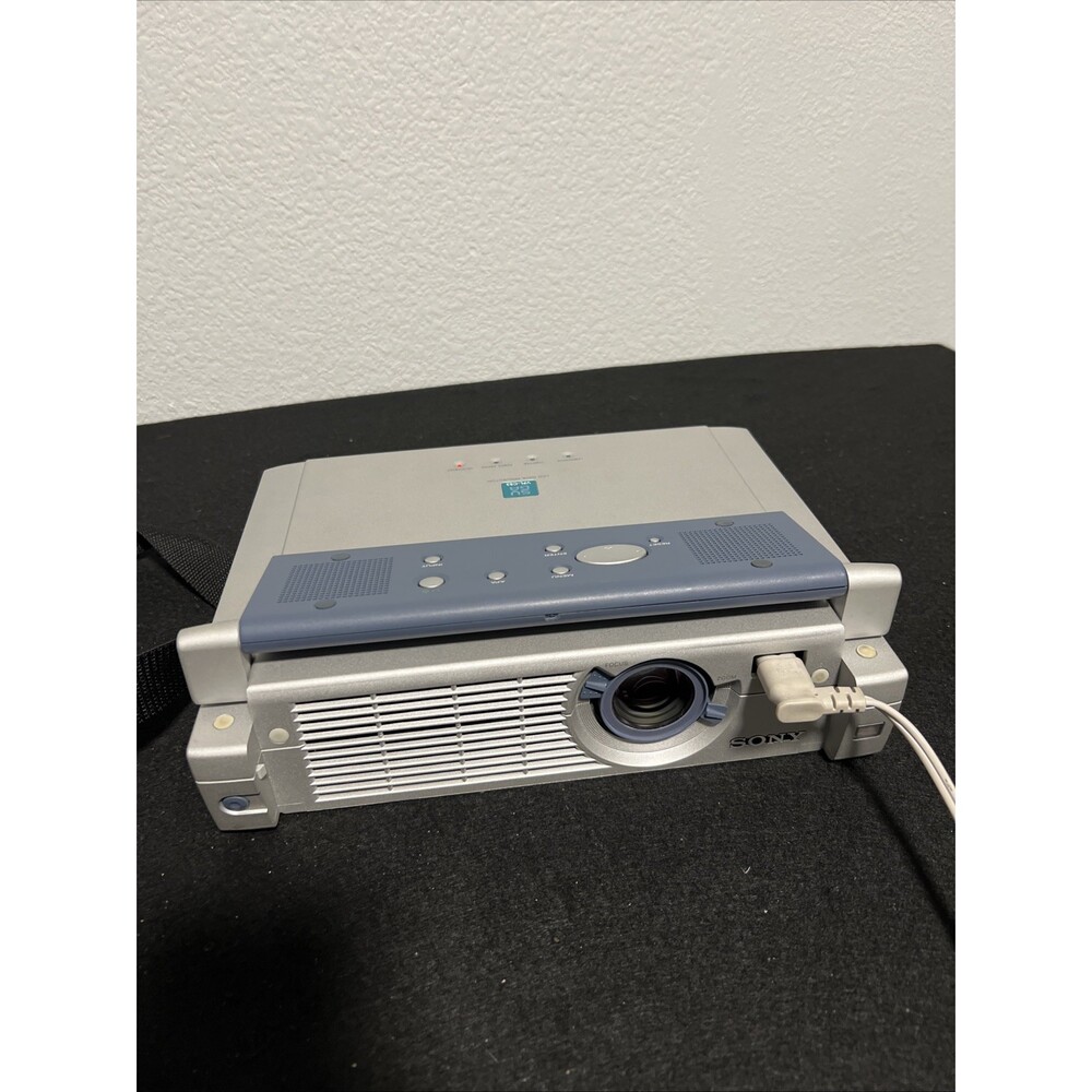 Sony VPL-CS3 LCD Data Projector + Wires & Carrying Case Tested